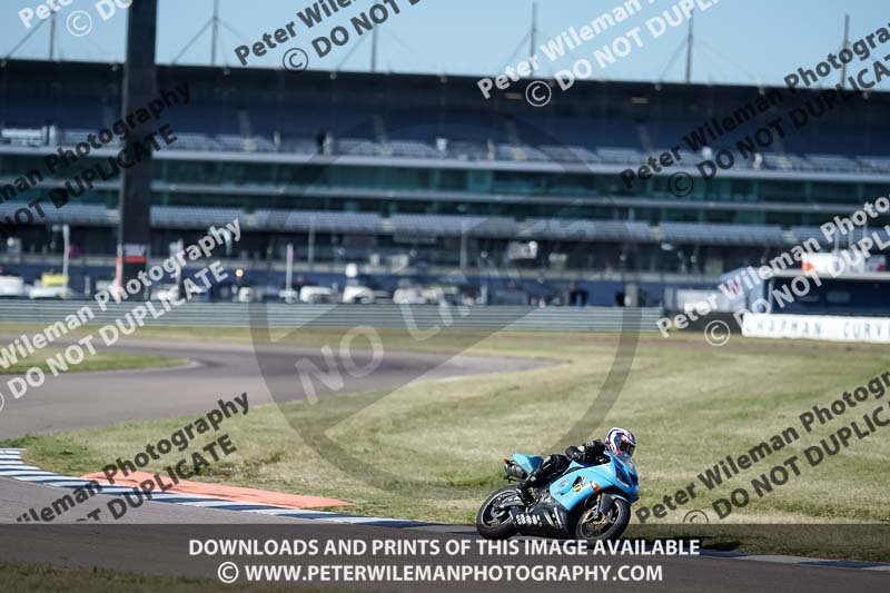 Rockingham no limits trackday;enduro digital images;event digital images;eventdigitalimages;no limits trackdays;peter wileman photography;racing digital images;rockingham raceway northamptonshire;rockingham trackday photographs;trackday digital images;trackday photos